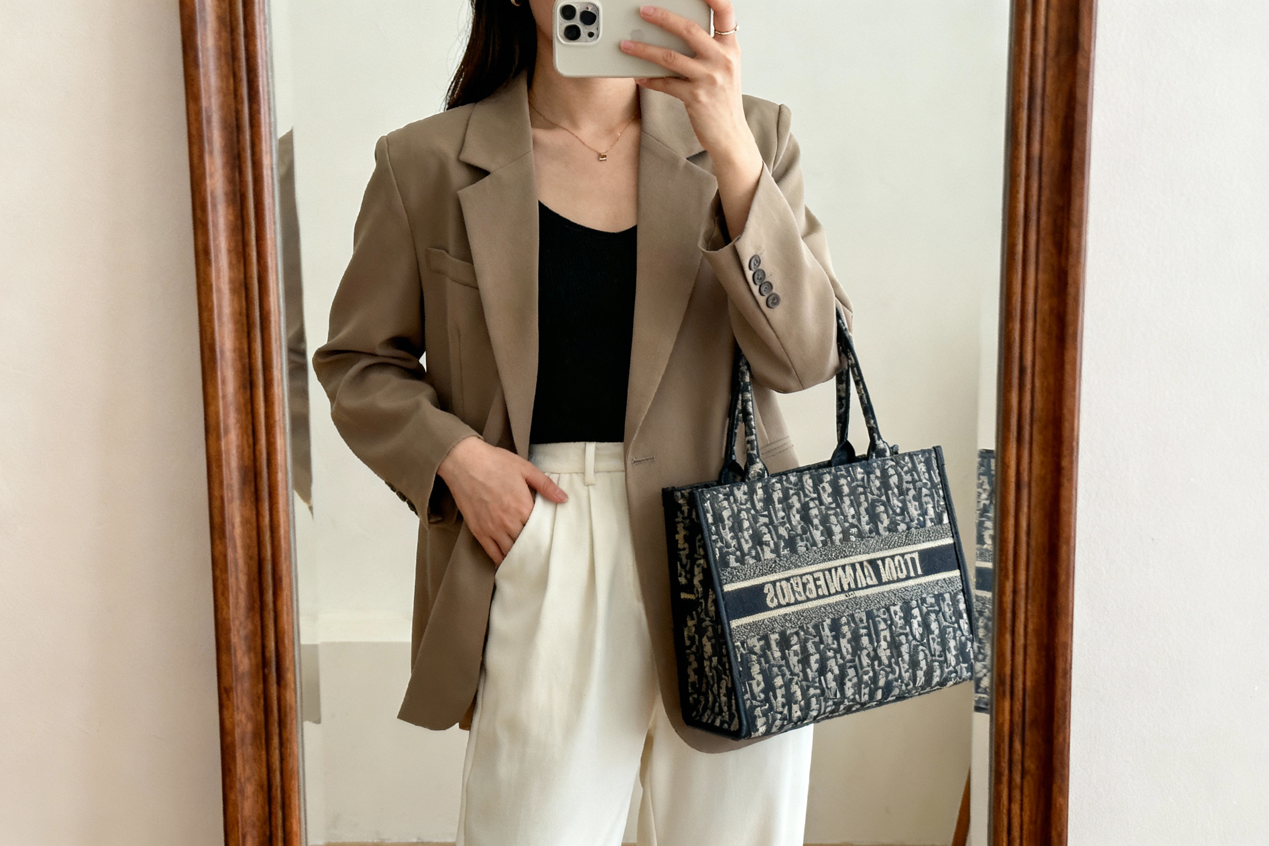 Best bags that match most outfits