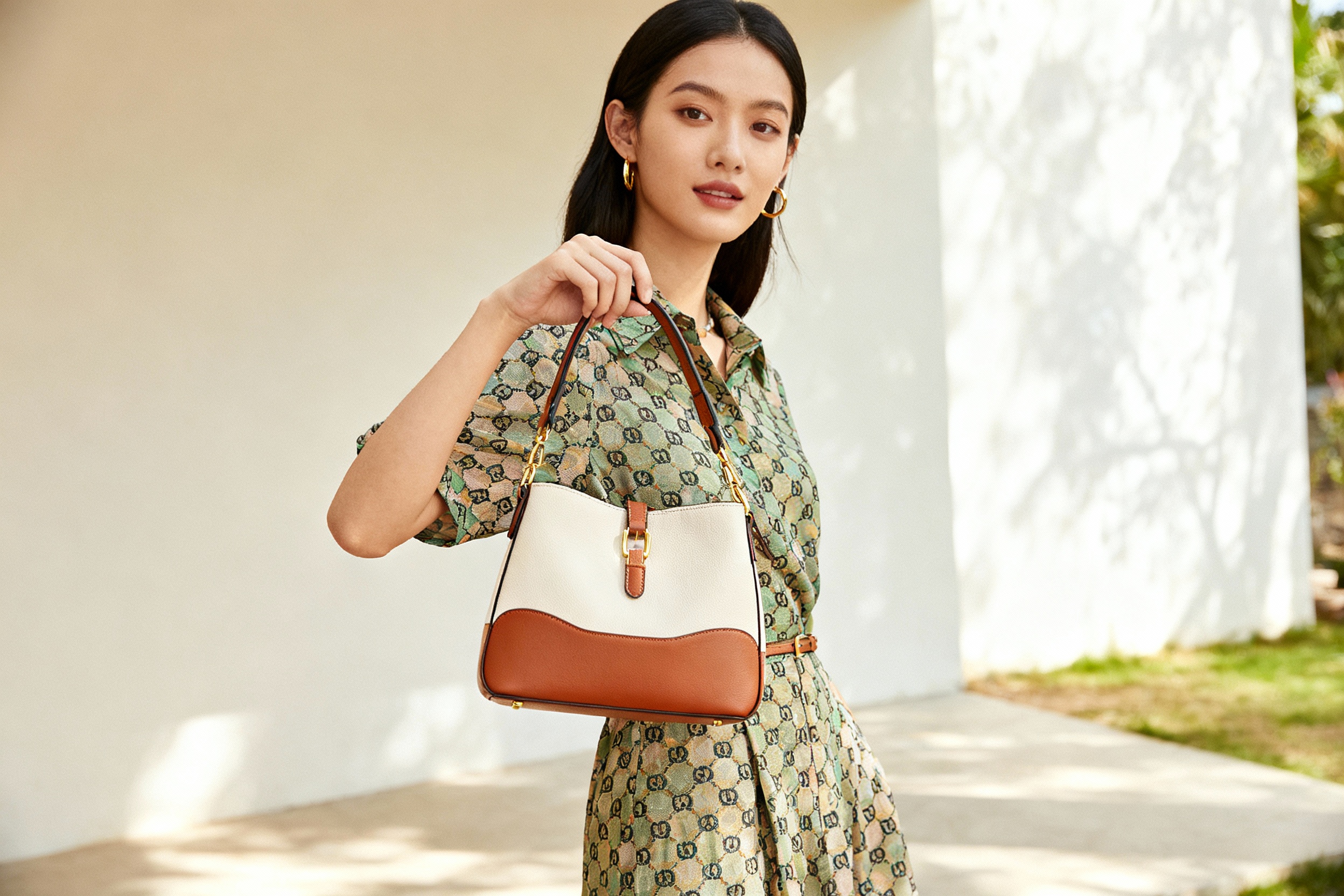 How to choose bags that elevate outfits